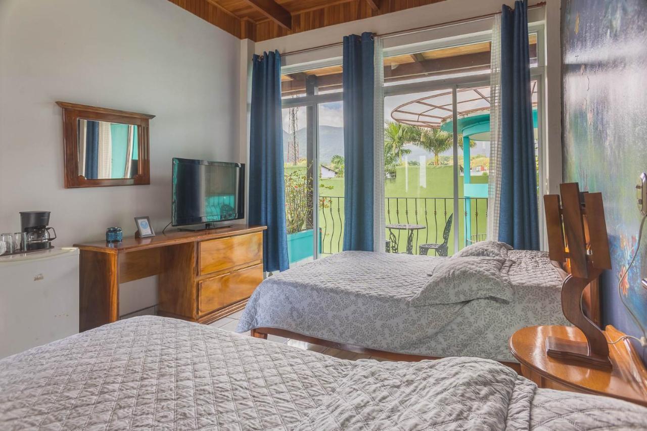 The Blue Suites & Spa La Fortuna Exterior photo